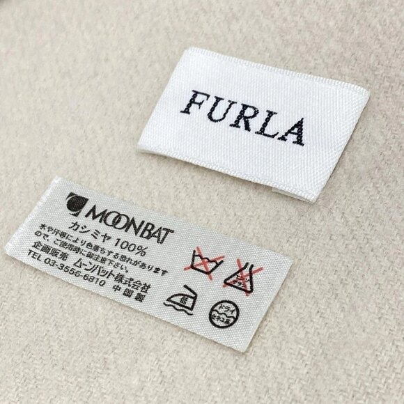 Auth FURLA - Beige Cashmere Scarf - Picture 4 of 6